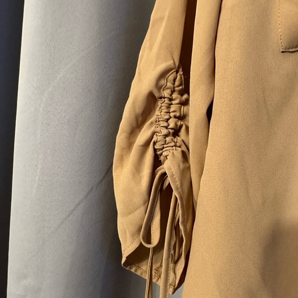 Button front blouse - Picture 4 of 5